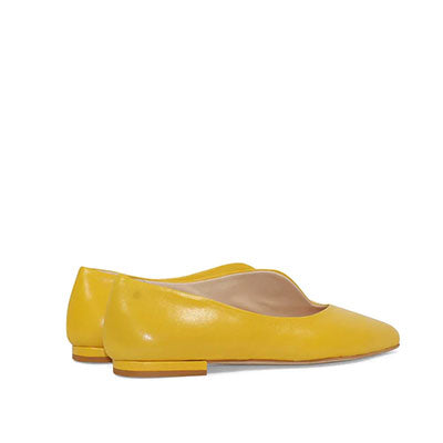 Ballerine avec cou asymétrique